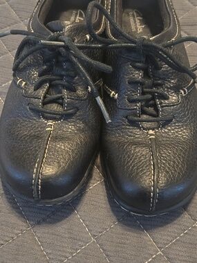 Women's Black Leather Lace-Up Casual Shoes